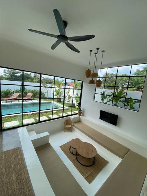 Allure Villa Cempaka Private Pool 关丹 外观 照片