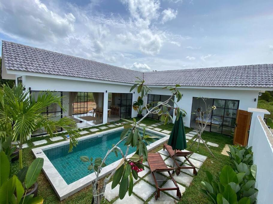 Allure Villa Cempaka Private Pool 关丹 外观 照片